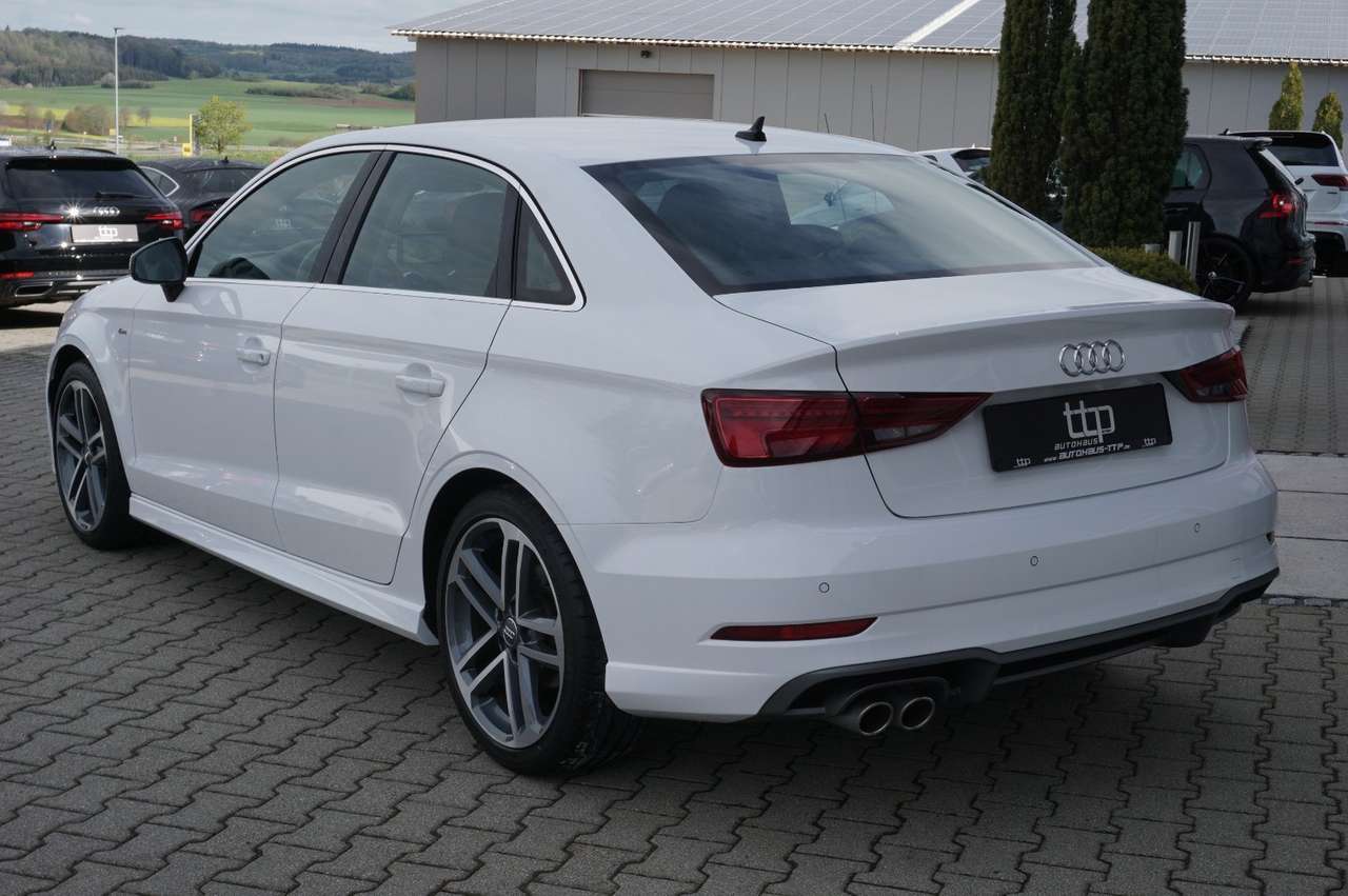 Audi A3 Limousine 35 TFSI S-line - Photo