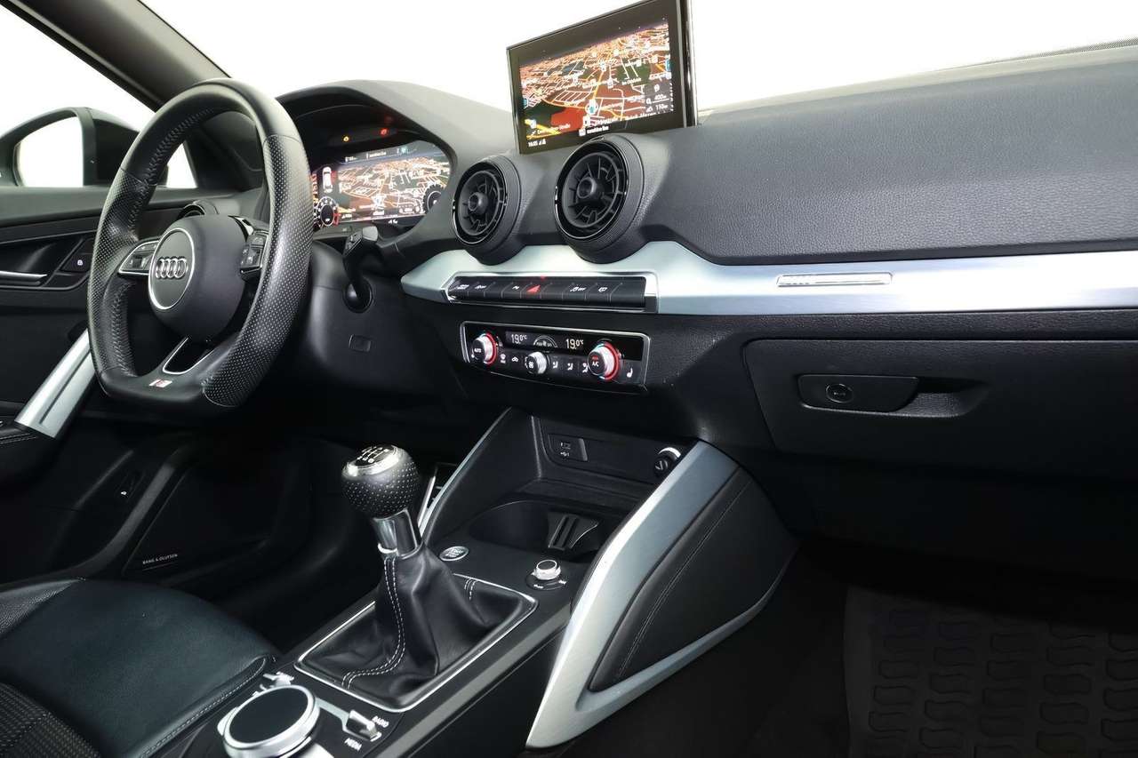 Audi Q2 35 TFSI S-line - Photo