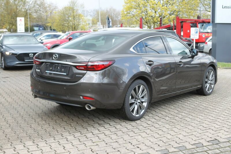 Mazda 6 Limousine Sky-G - Photo