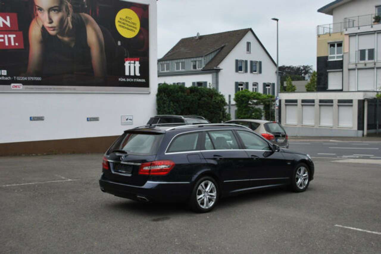 Mercedes-Benz E 350 T CGI Avantgarde - Photo