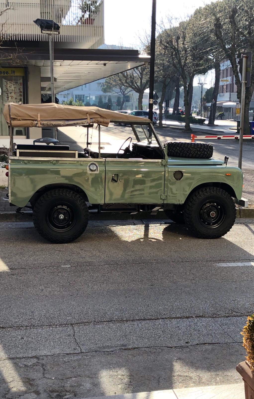 Land Rover 88 Diesel Collection - Photo